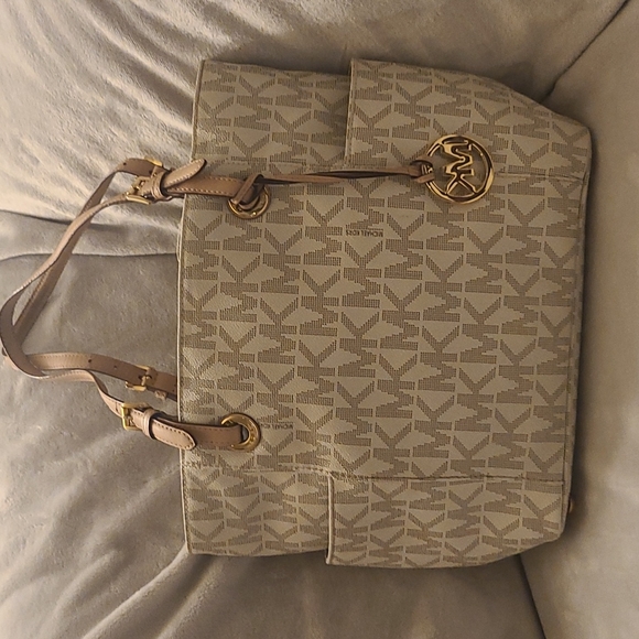 MICHAEL Michael Kors Handbags - Authentic Michael Kors Leather Logo Hobo Bag 🎒